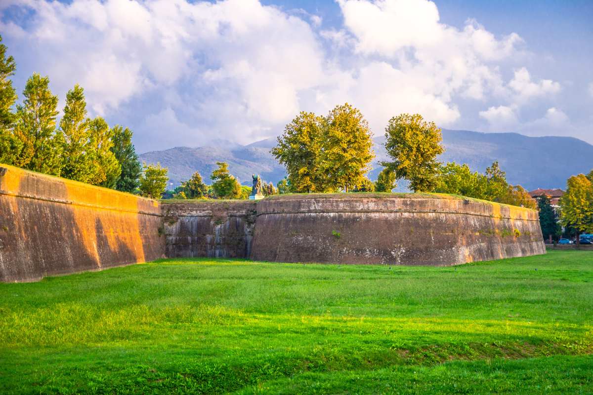 mura urbane lucca