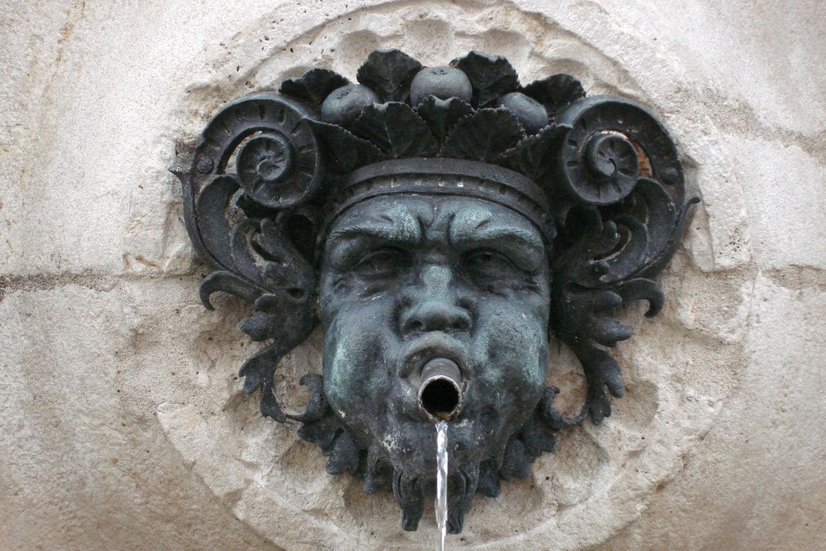 Fontana delle Tredici Cannelle